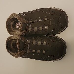 SKECHERS D'Lites Plush Cloud Faux Fur Lined Mules / Size 9